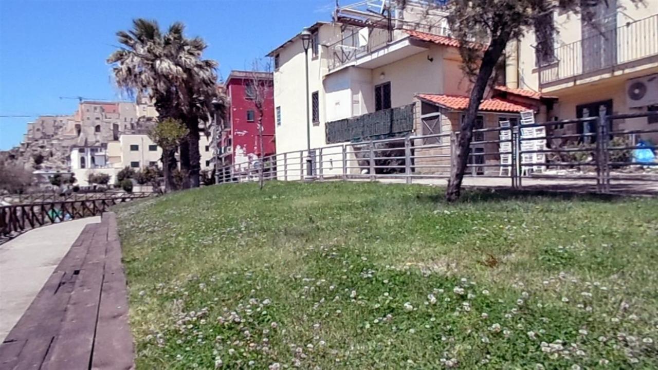 Valerio'S Flat Apartment Pozzuoli Ngoại thất bức ảnh