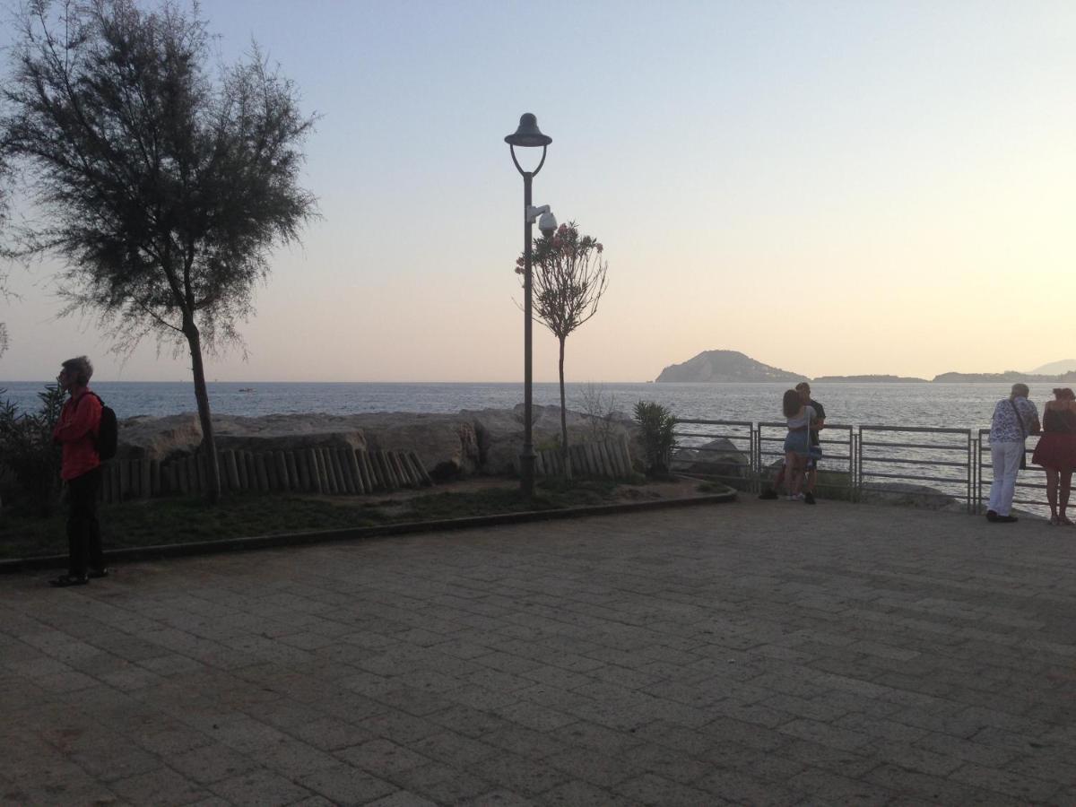 Valerio'S Flat Apartment Pozzuoli Ngoại thất bức ảnh